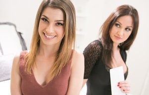 18 year old girl sexys her sisters boyfriend and sends her the selfie as proof